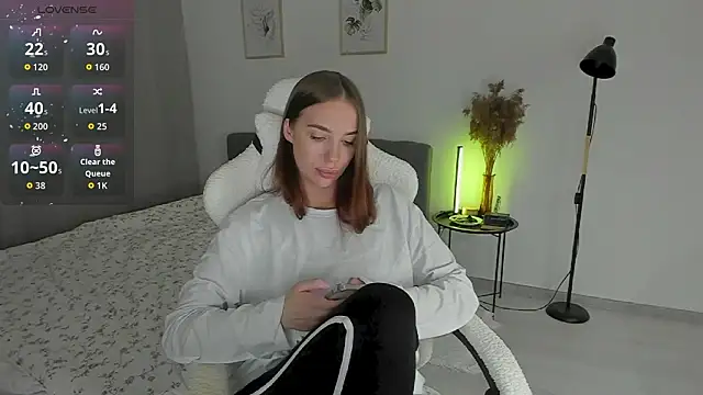 Snapshot of LovelyKaya chatting on 10/19/25, 03:23 LovelyKaya online show from 10/19/25, 03:23