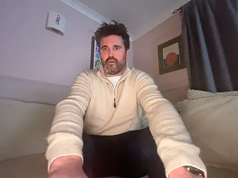 Snapshot of CyprioteWhitefly chatting on 02/06/26, 10:35 CyprioteWhitefly online show from 02/06/26, 10:35