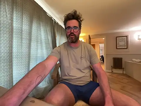 Snapshot of CyprioteWhitefly chatting on 03/27/26, 01:00 CyprioteWhitefly online show from 03/27/26, 01:00