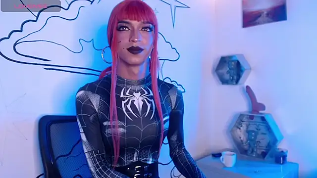 Snapshot of Trinity_Knox chatting on 10/31/25, 04:19 Trinity Knox online show from 10/31/25, 04:19