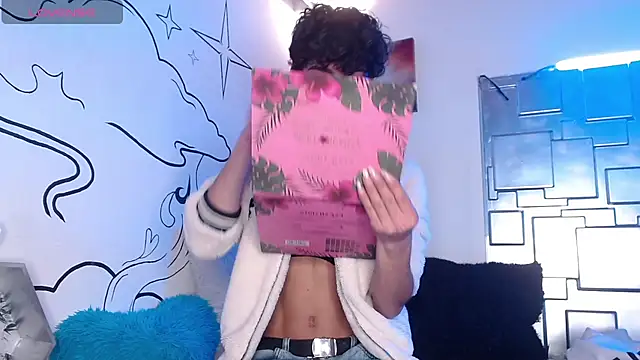 Snapshot of Trinity_Knox chatting on 11/22/25, 04:28 Trinity Knox online show from 11/22/25, 04:28