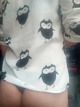 Snapshot of NiceBadgera chatting on 10/08/25, 08:23 NiceBadgera online show from 10/08/25, 08:23