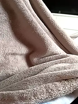 Snapshot of NiceBadgera chatting on 10/19/25, 07:20 NiceBadgera online show from 10/19/25, 07:20