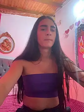 Snapshot of lola_diez chatting on 10/21/25, 12:33 lola diez online show from 10/21/25, 12:33