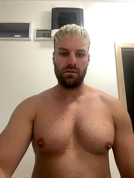 Snapshot of TheKevinboy chatting on 09/13/25, 11:48 TheKevinboy online show from 09/13/25, 11:48