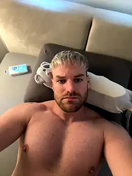 Snapshot of TheKevinboy chatting on 10/06/25, 11:51 TheKevinboy online show from 10/06/25, 11:51