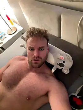 Snapshot of TheKevinboy chatting on 10/19/25, 04:57 TheKevinboy online show from 10/19/25, 04:57