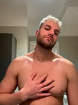 Snapshot of TheKevinboy chatting on 11/06/25, 01:39 TheKevinboy online show from 11/06/25, 01:39