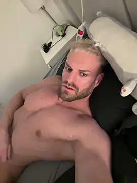 Snapshot of TheKevinboy chatting on 03/21/26, 01:10 TheKevinboy online show from 03/21/26, 01:10