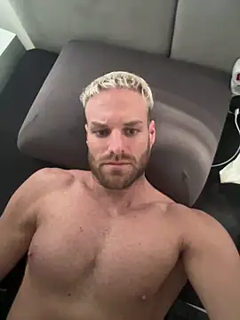 Snapshot of TheKevinboy chatting on 04/20/26, 04:10 TheKevinboy online show from 04/20/26, 04:10