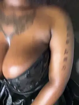 Snapshot of QUEEN_NOBUHLE_777 chatting on 11/05/25, 08:42 QUEEN NOBUHLE 777 online show from 11/05/25, 08:42