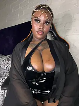 Snapshot of QUEEN_NOBUHLE_777 chatting on 03/27/26, 10:53 QUEEN NOBUHLE 777 online show from 03/27/26, 10:53