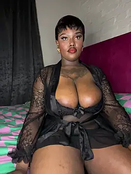 Snapshot of QUEEN_NOBUHLE_777 chatting on 04/08/26, 11:37 QUEEN NOBUHLE 777 online show from 04/08/26, 11:37