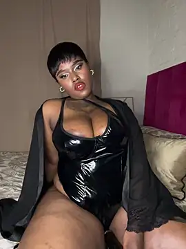 Snapshot of QUEEN_NOBUHLE_777 chatting on 04/15/26, 10:43 QUEEN NOBUHLE 777 online show from 04/15/26, 10:43