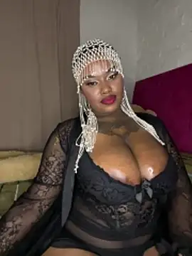 Snapshot of QUEEN_NOBUHLE_777 chatting on 06/05/26, 11:43 QUEEN NOBUHLE 777 online show from 06/05/26, 11:43