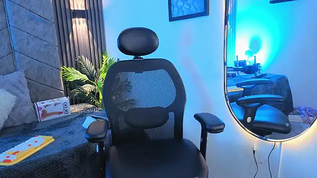 1Anya online show from 12/13/25, 08:14