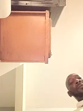 Snapshot of mikk2000 chatting on 10/04/25, 12:19 mikk2000 online show from 10/04/25, 12:19