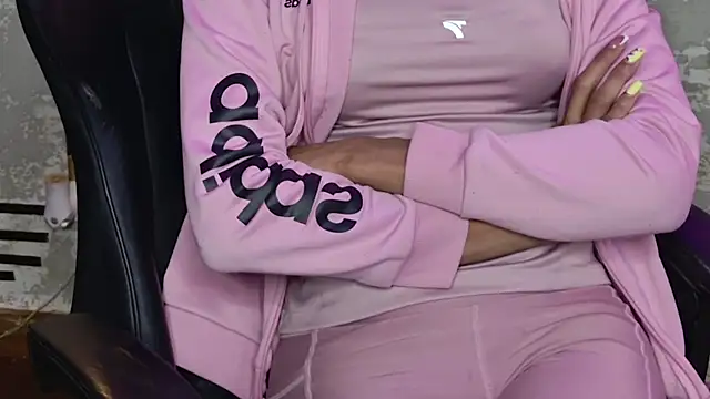 Snapshot of STEFANYA_DOMI chatting on 09/25/25, 01:09 STEFANYA DOMI online show from 09/25/25, 01:09