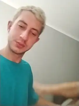 Snapshot of boytwink7 chatting on 09/09/25, 10:37 boytwink7 online show from 09/09/25, 10:37