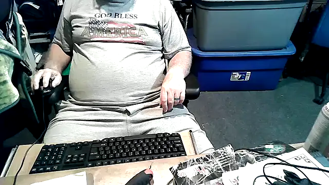 Snapshot of georgew62 chatting on 09/13/25, 03:17 georgew62 online show from 09/13/25, 03:17