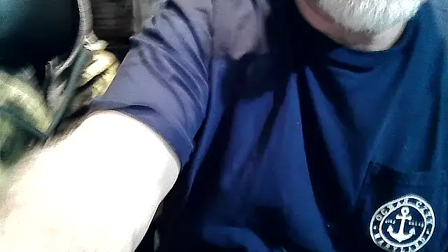 Snapshot of georgew62 chatting on 09/23/25, 02:58 georgew62 online show from 09/23/25, 02:58