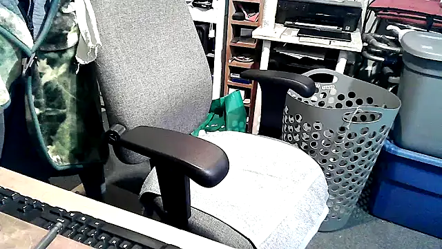 Snapshot of georgew62 chatting on 10/05/25, 12:31 georgew62 online show from 10/05/25, 12:31