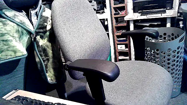 Snapshot of georgew62 chatting on 11/16/25, 01:22 georgew62 online show from 11/16/25, 01:22