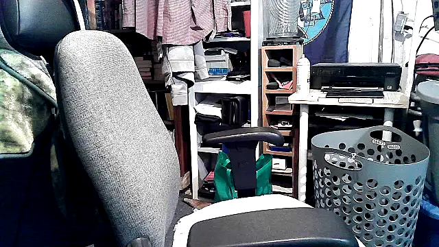 Snapshot of georgew62 chatting on 11/23/25, 02:22 georgew62 online show from 11/23/25, 02:22