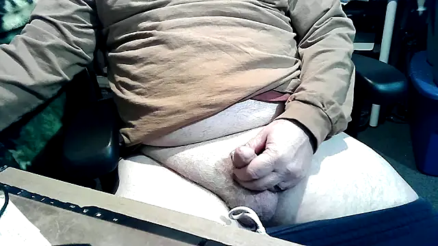 Snapshot of georgew62 chatting on 11/28/25, 04:48 georgew62 online show from 11/28/25, 04:48