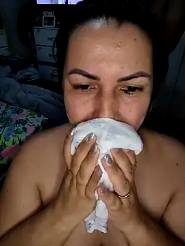 Snapshot of cat9269 chatting on 09/23/25, 02:47 cat9269 online show from 09/23/25, 02:47