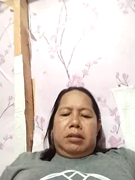 Snapshot of Babyangel6910 chatting on 10/31/25, 01:45 Babyangel6910 online show from 10/31/25, 01:45