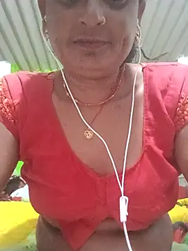 Snapshot of Mamta_cut25A chatting on 10/24/25, 05:42 Mamta cut25A online show from 10/24/25, 05:42