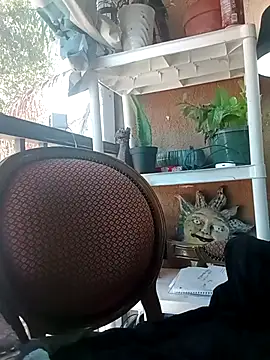 Snapshot of Goldenndoll chatting on 11/23/25, 08:41 Goldenndoll online show from 11/23/25, 08:41