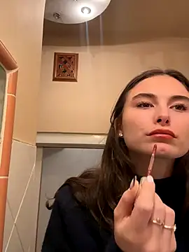 SophiiaStarr online show from 11/25/25, 07:58