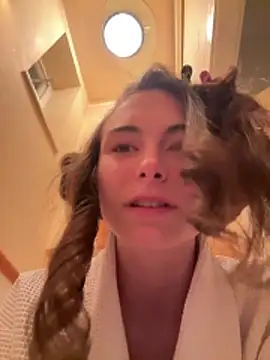 SophiiaStarr online show from 03/22/26, 09:51