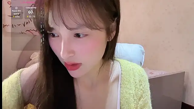 Snapshot of xiaoyun_666 chatting on 10/21/25, 04:19 xiaoyun 666 online show from 10/21/25, 04:19