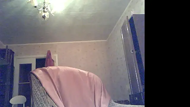 Snapshot of ViolettaElysia chatting on 11/17/25, 06:46 ViolettaElysia online show from 11/17/25, 06:46