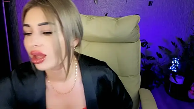 Snapshot of NikkiiStill chatting on 06/28/26, 12:38 NikkiiStill online show from 06/28/26, 12:38