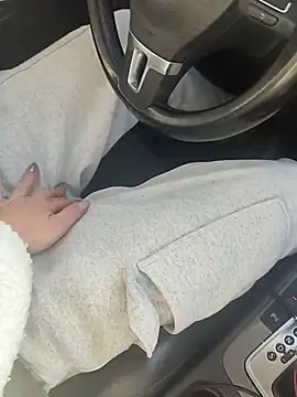 MiriandZacki online show from 12/19/25, 10:44