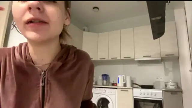 Denni Spilber online show from 11/04/25, 03:33