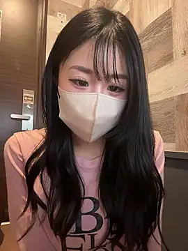 Snapshot of Ema-- chatting on 10/04/25, 08:12 Ema-- online show from 10/04/25, 08:12