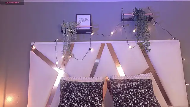 AAronBaker  online show from 10/15/25, 07:36