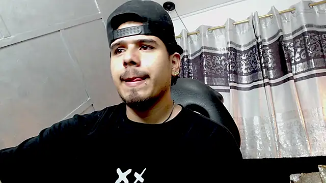 Snapshot of thiago_bos chatting on 09/13/25, 11:43 thiago bos online show from 09/13/25, 11:43