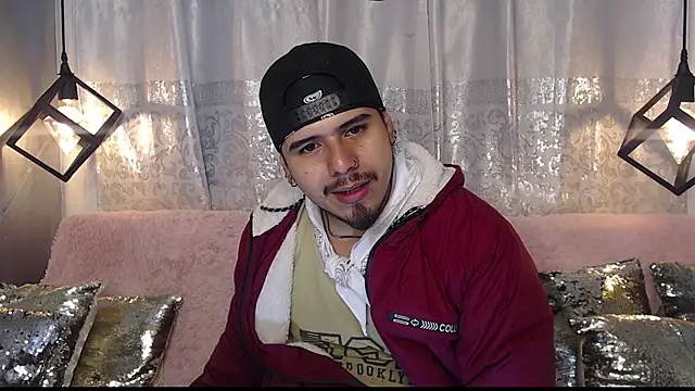 Snapshot of thiago_bos chatting on 09/19/25, 11:22 thiago bos online show from 09/19/25, 11:22