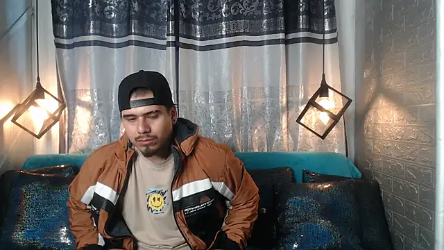 Snapshot of thiago_bos chatting on 10/14/25, 11:22 thiago bos online show from 10/14/25, 11:22