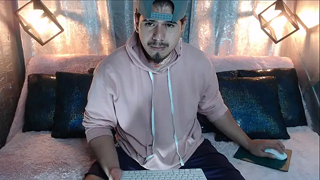 Snapshot of thiago_bos chatting on 10/22/25, 10:48 thiago bos online show from 10/22/25, 10:48