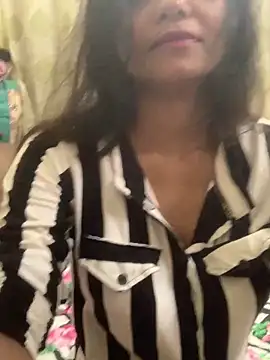 Snapshot of khushicpl chatting on 09/15/25, 06:30 khushicpl online show from 09/15/25, 06:30