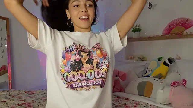 Snapshot of keirasworld chatting on 05/08/26, 12:27 keirasworld online show from 05/08/26, 12:27