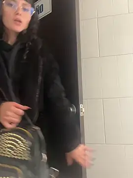 XBODTRIIPX online show from 12/19/25, 04:14