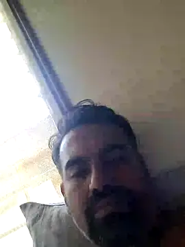 Snapshot of roshankakol chatting on 12/21/25, 05:58 roshankakol online show from 12/21/25, 05:58